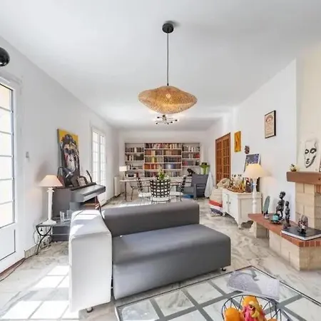 Holiday home Maison Des Artistes - Centre Narbonne
